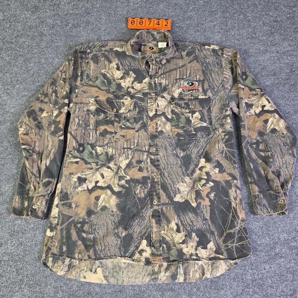 Mossy Oak Camo Button Up Shirt Size XL
